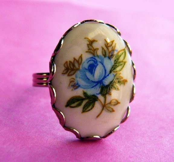 Vintage Blue Rose Cameo Ring by MaruMaru on Etsy from etsy.com
