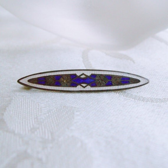 Art Deco Sterling Silver Guilloche Enamel Bar Pin Or Brooch in Navy Blue in White