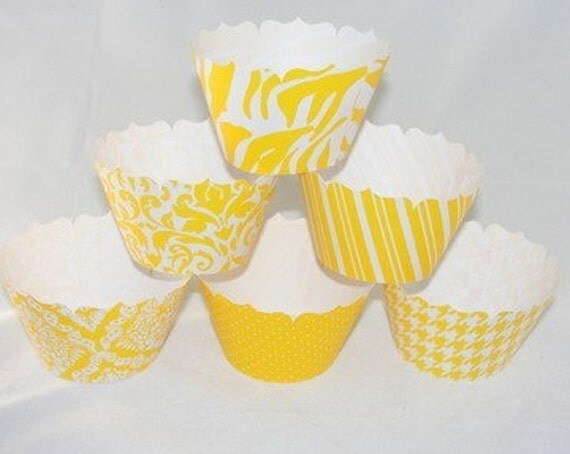 Yellow and white Cupcake Wrappers
