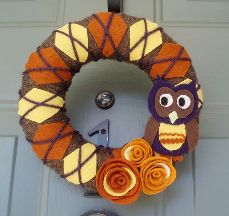 Yarn Wreath Felt Handmade Door Decoration - Argyle Owl 8in