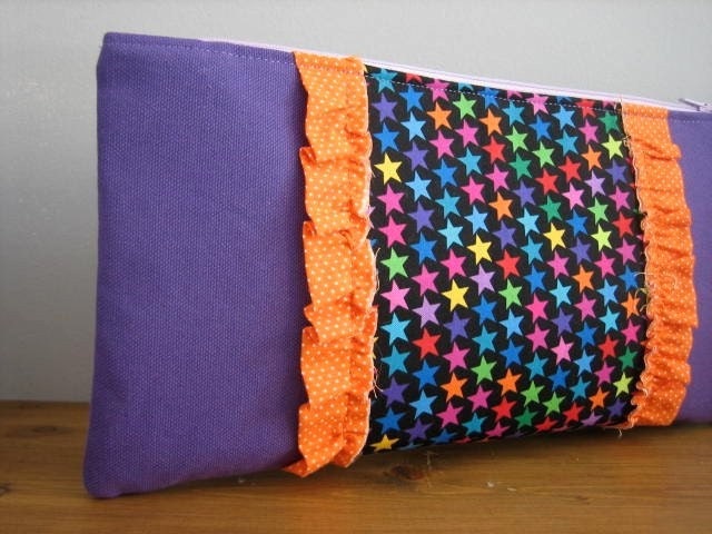 Ruffle Clutch - Rainbow Stars