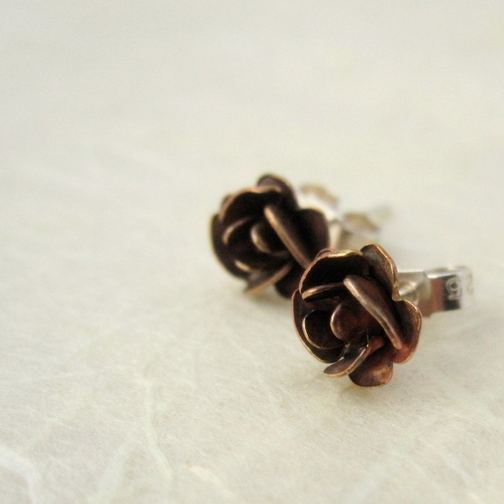 rose studs