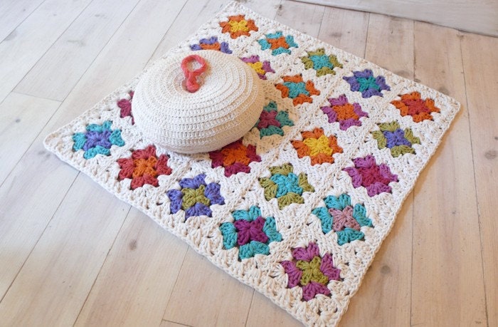 Round Pillow Crochet - Ecru