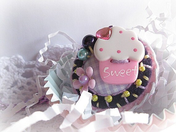 Sweet Cake Necklace