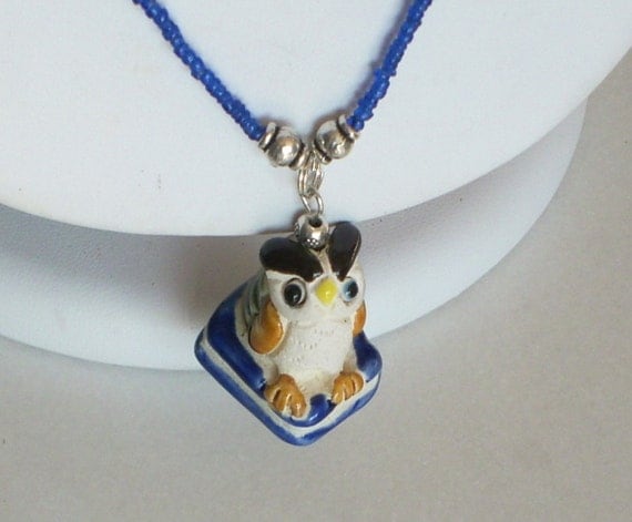 Wise Owl in Navy and off white, free earrings