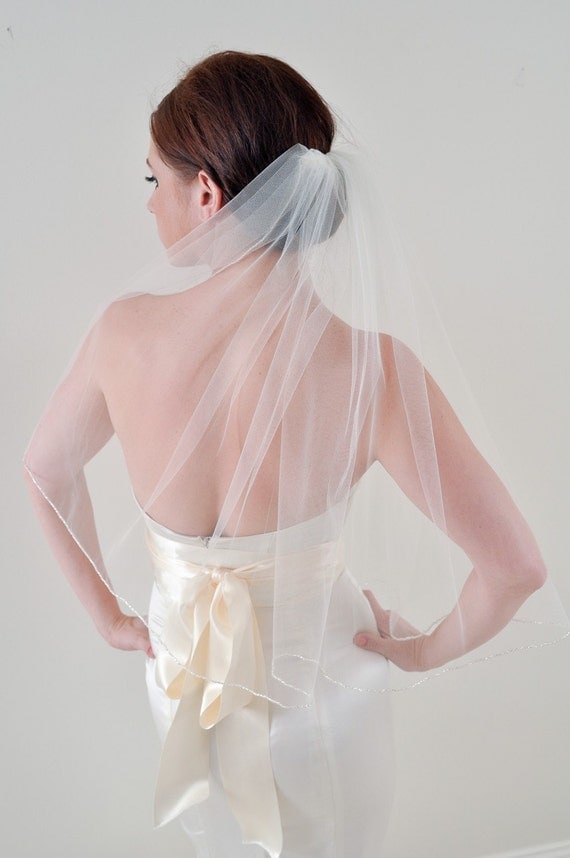 Lace veil for a nonlace dress wedding Il 570xN214819695