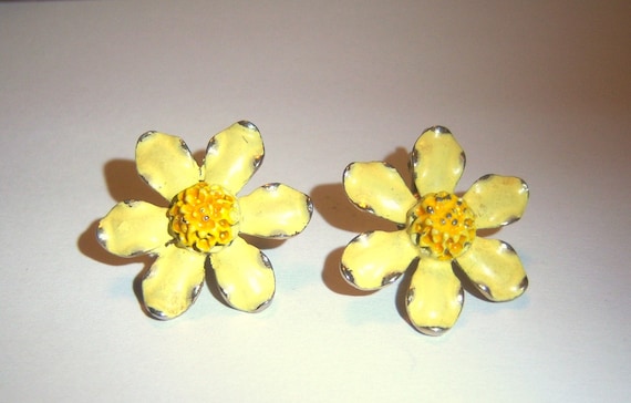 Weiss Yellow Enamel Daisy Earrings (signed)