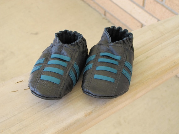 Black & Teal Leather Shoes Size 3, 12-18 months Running Style