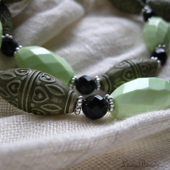 Chunky gemstone necklace with black onyx and yellow green chrysoprase
