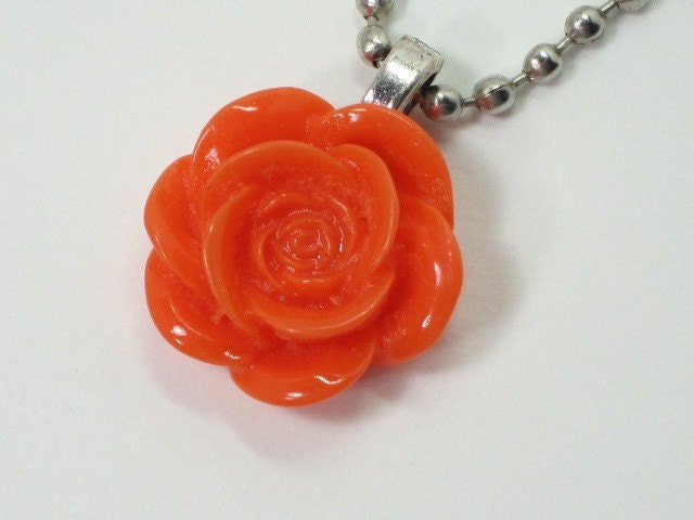 Vintage Inspired Lucite Flower Necklace/Pendant