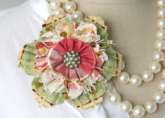 Flower Pin Brooch in Green and Pink Red