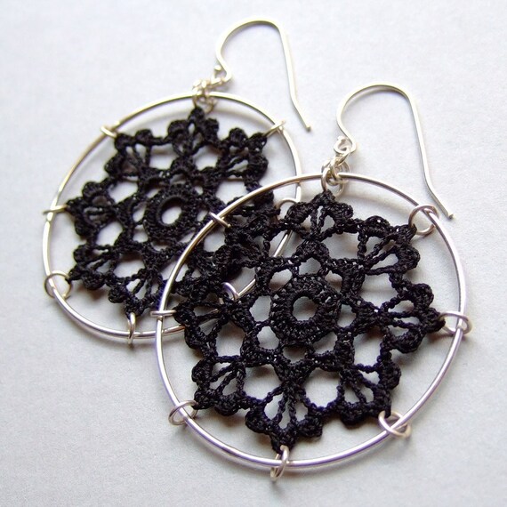 Art Threads: Monday Project - Crocheted May Flowers