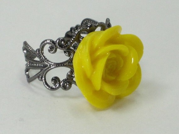 Vintage Inspired Lucite Flower Ring on Filigree Adjustable Band