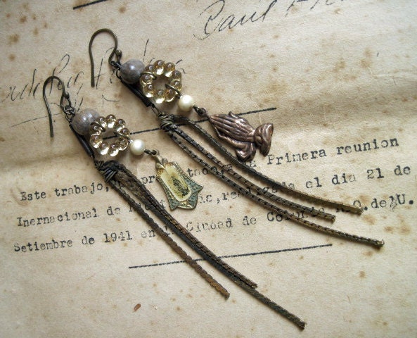 Aarti. Earrings.