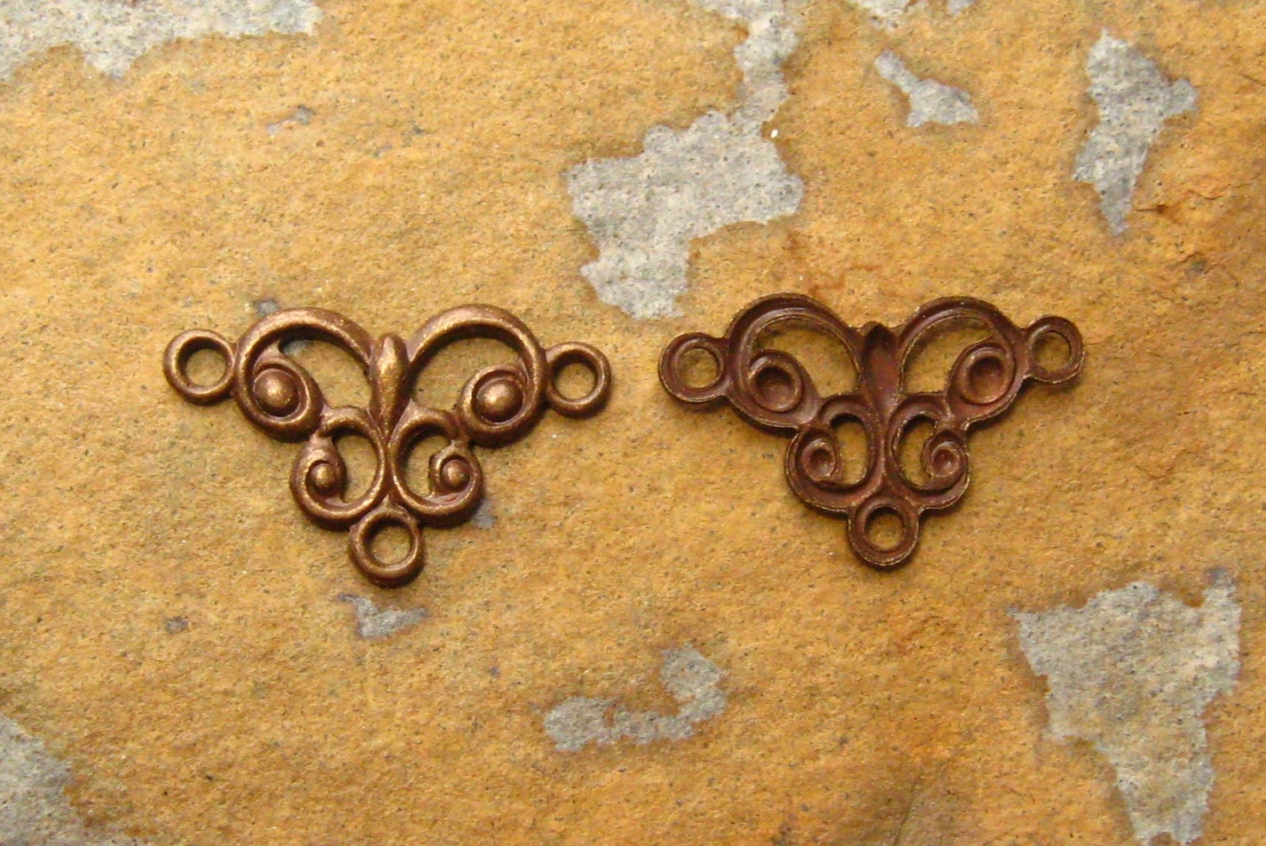 6 Trinity Vintage Patina Tiny Open Work Connectors -  Trinity Brass Co.