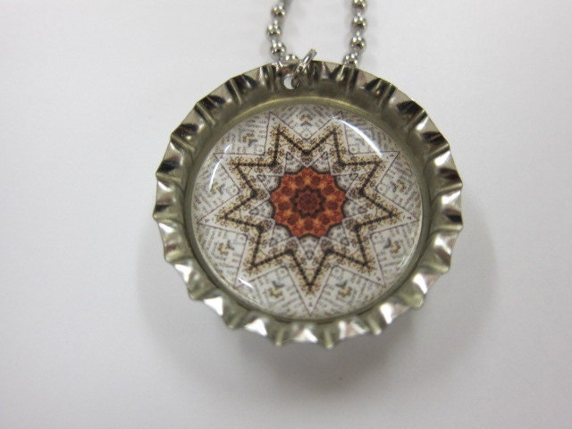 Bottlecap Necklace - Beautiful Star Mandala - Sienna Brown