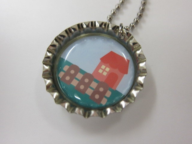 Bottlecap Necklace - Cute House with Picket Fence