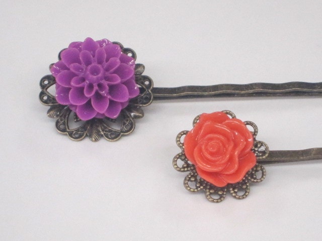 Vintage Inspired Lucite Flower Bobby Pin Set - 4 Piece Mum and Rose Assortment on Bronze Filigree