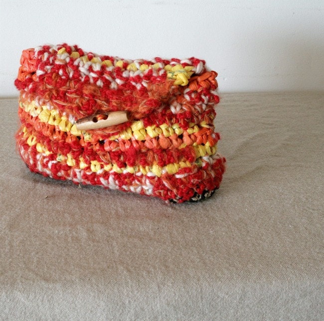 Valentine gift - make up bag recycled plastic bags red crochet with wooden button