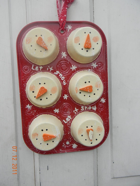 Christmas Snowman Muffin Tin  Wallhanging