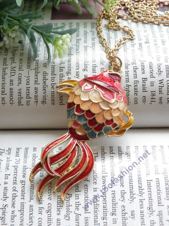 Pretty retro gold Carp fish Goldfish with Enamel Scales pendant necklace vintage style
