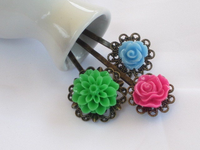 Vintage Inspired Lucite Flower Bobby Pin Set - 3 Piece Mum and Rose Assortment on Bronze Filigree