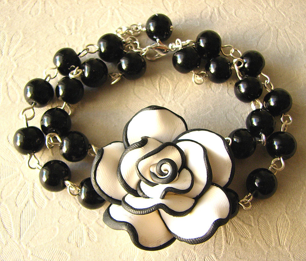 Black and White Necklace, Black Pearl Jewelry, Rose Necklace, Vintage Wedding Jewelry