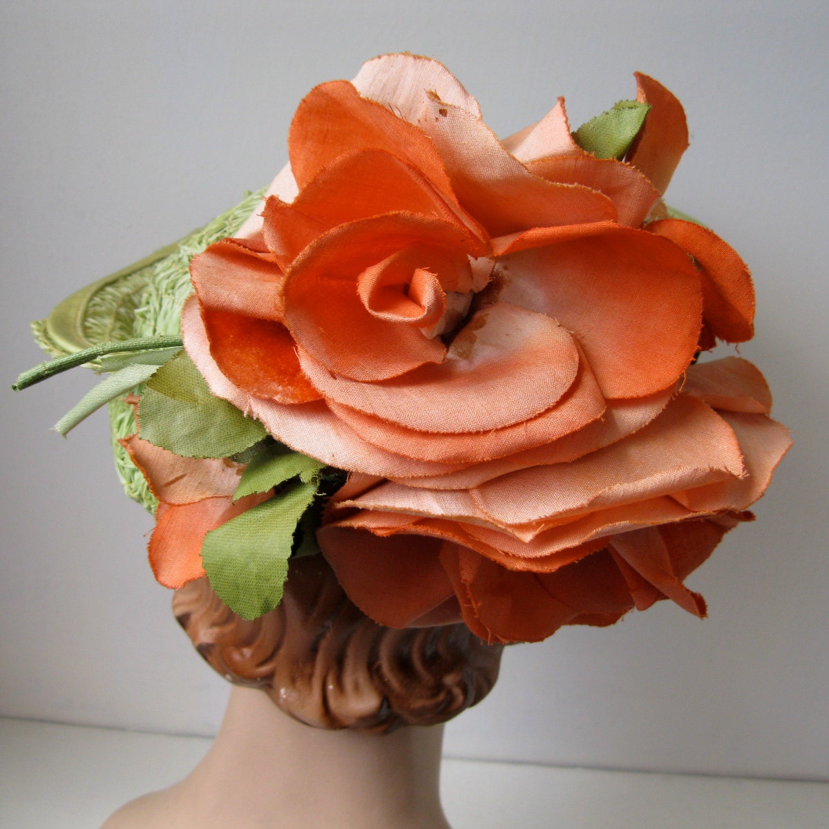 Vintage 1930s Green Straw Tilt Topper Hat Orange Floral Roses 1940s Perch