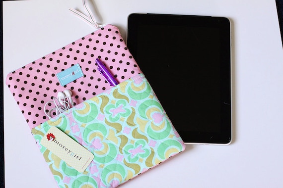 pink and aqua e-reader pouch