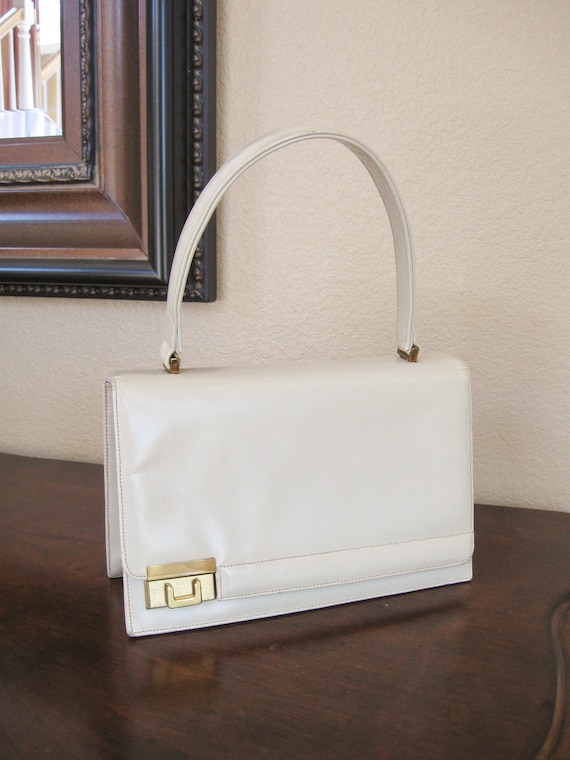 25% Off Vintage 1960s Winter White Leather Lady Purse