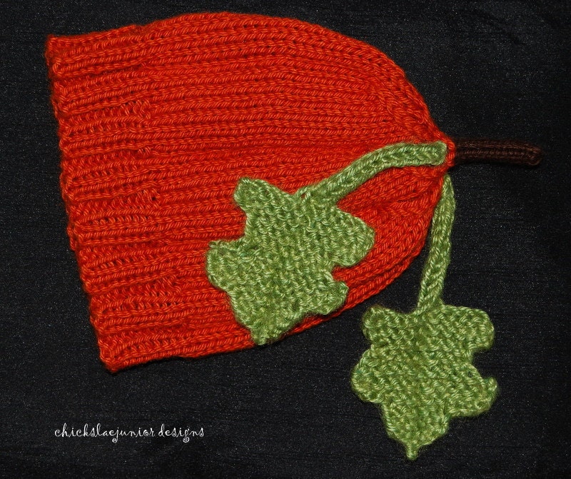 بچه کلاه هالووین کدو تنبل روز شکرگزاری برای نوزاد 3 ماه ساخته شده از پنبه براق عکس هدیه سرپا نگه داشتن دوش نویسنده در کلرادو ، ایالات متحده آمریکا است.