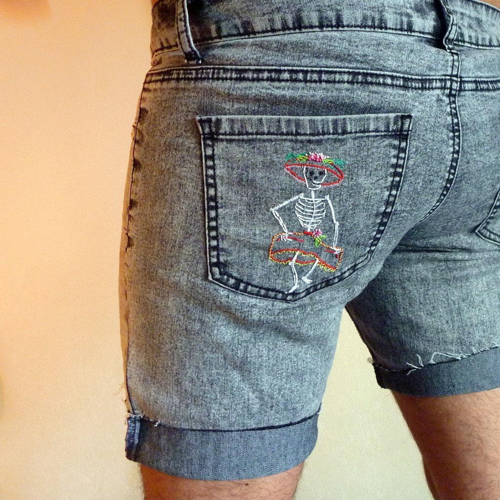 Unisex hand embroidered - Halloween skeleton shorts - Dancing calaca
