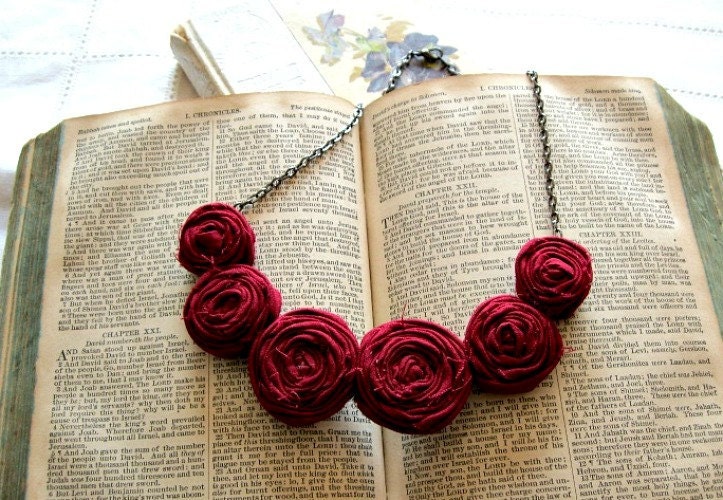 Scarlet Posie Necklace