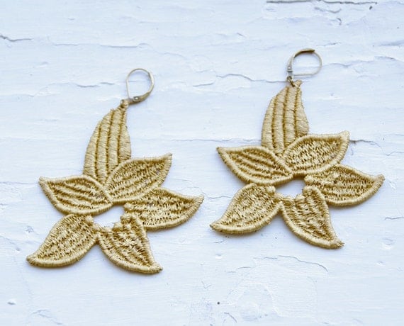 Gold Lace Earrings - Suisan