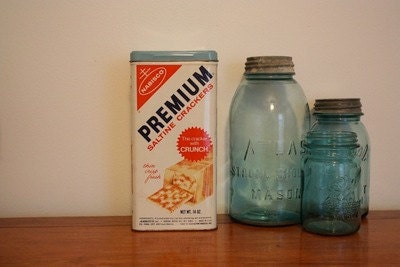 Vintage Nabisco Premium Saltine Cracker Tin - Light Blue Lid