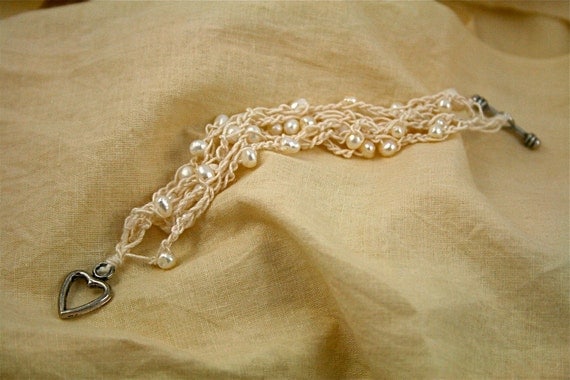 Saltwater-pearl bracelets