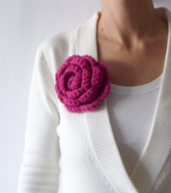 Crochet Flower Pin Brooch in raspberry
