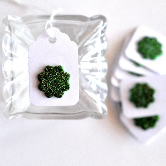12 Green Glitter Sunburst Mini Tags Threaded White
