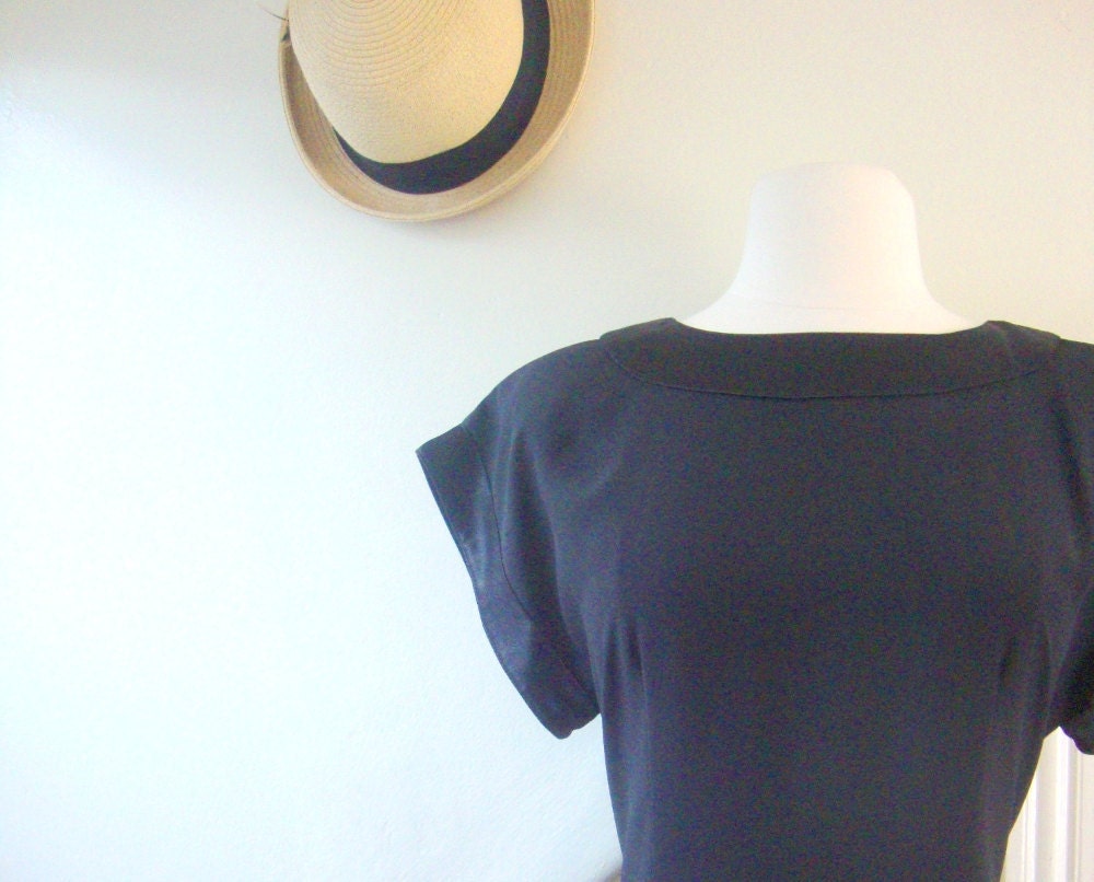 sweet black drop waist dress with unique open back and bow / 1980s / m/l