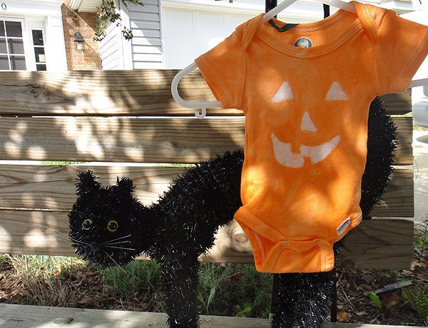 Bright Pumpkin Orange Halloween Jack o Lantern Baby Bodysuit (Newborn)