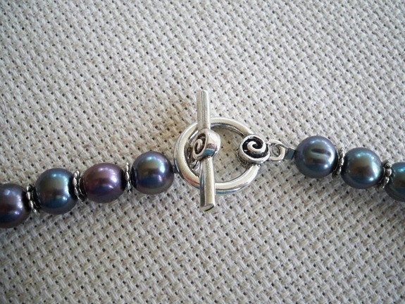 Peacock Pearl Necklace