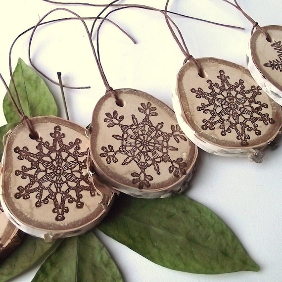Wood Gift Tags - 5 Rustic Birch Wood Wooden Holiday Ornaments - A natural embellishment for gift bags and boxes, baked goods, and more
