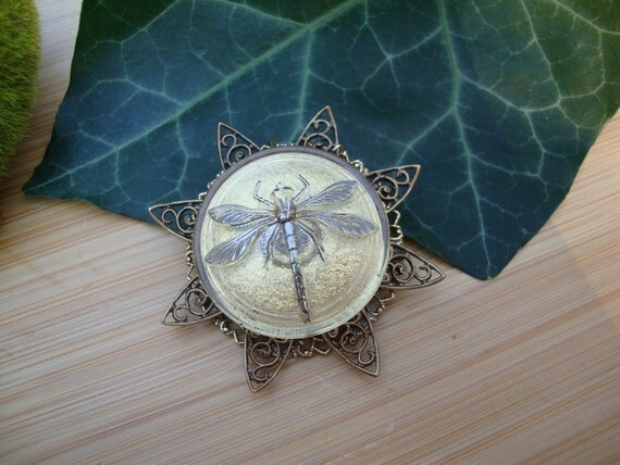 Gold Glass Button Dragonfly Pin/Pendant Preview 2