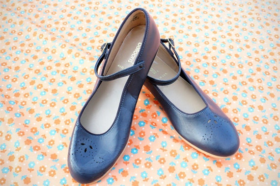 Adult light up sneakers in Women's Shoes.