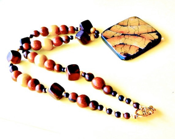 Wooden Glory Beaded Necklace