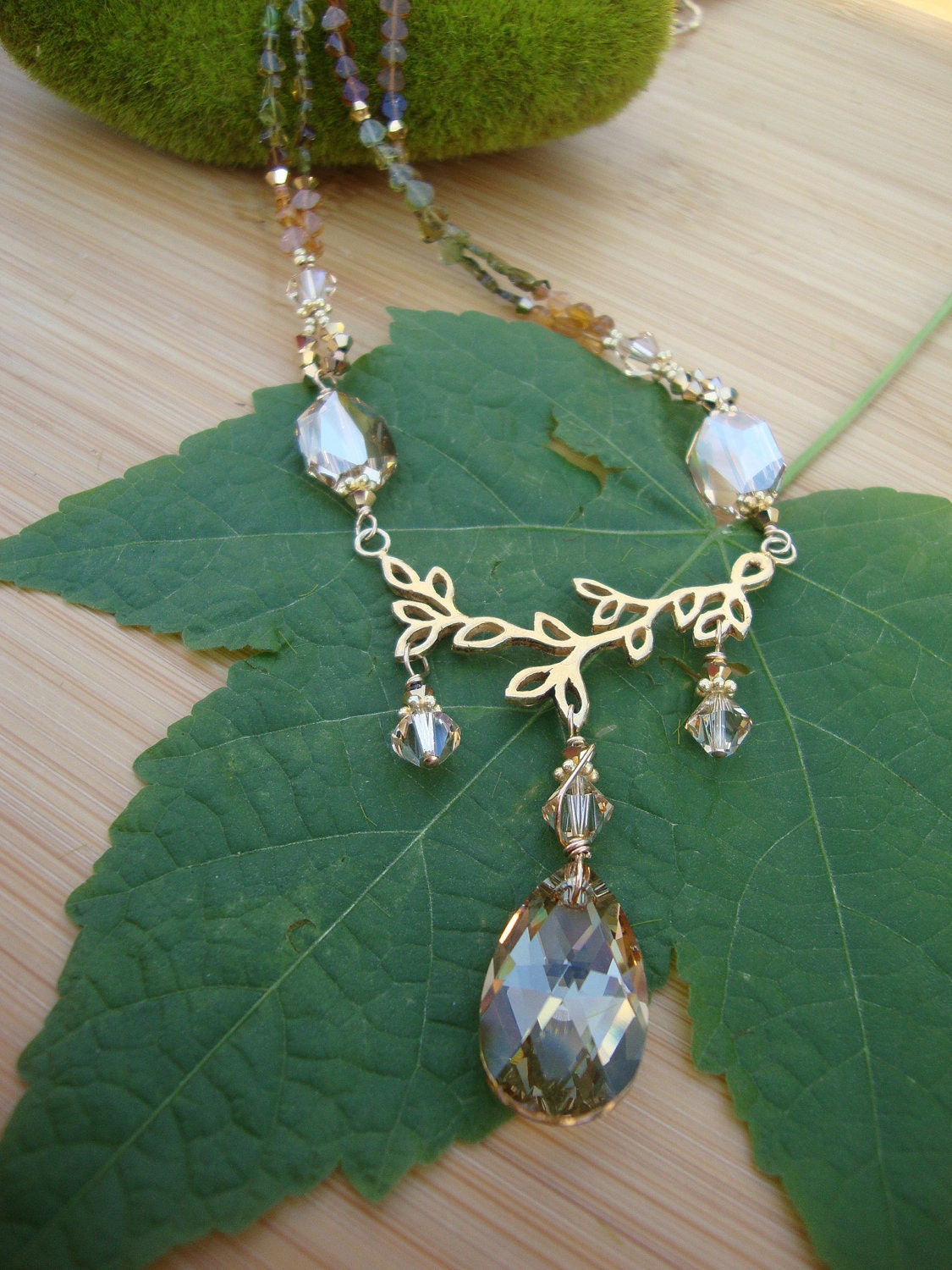 Golden Shadow Crystal Necklace Preview 3
