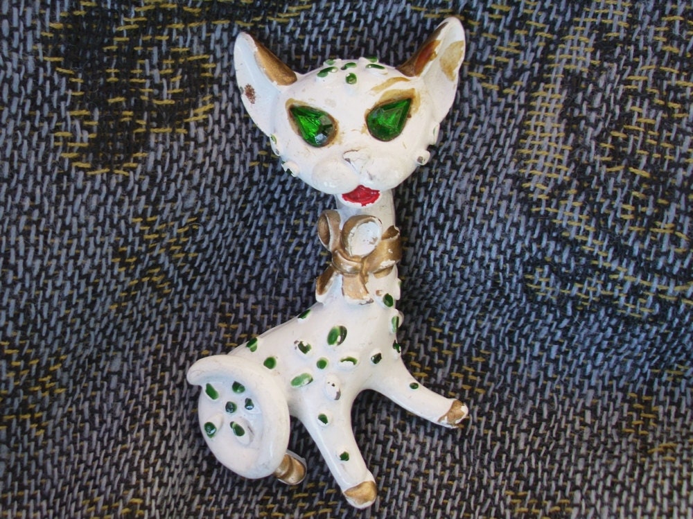 Vintage Cat Brooch, 1960s, Vintage Cat Pin, with Faux Emerald Eyes