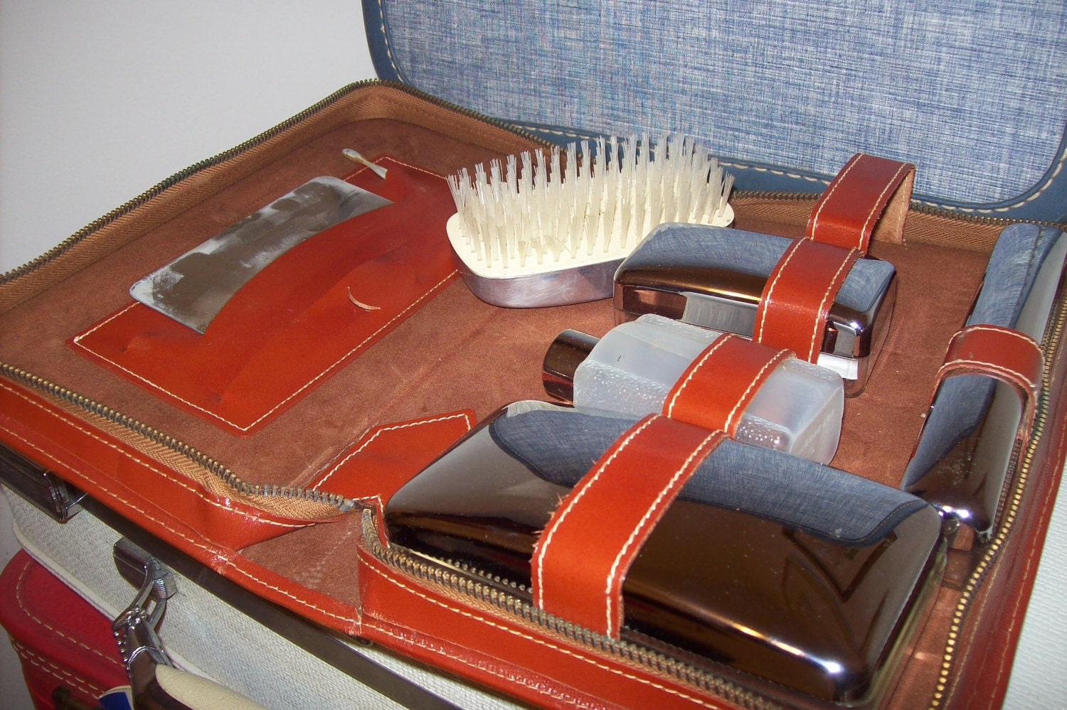 Men's Vintage Travel Kit In Leather Case