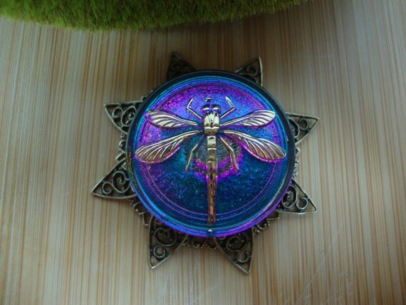 Irridescent Purple Glass Dragonfly Pin/Pendant Preview 5