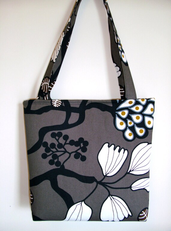 Tote Bag in Modern Botanical Print